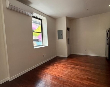 118 S 12th Street - Photo Thumbnail 7