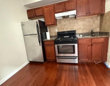 118 S 12th Street - Photo Thumbnail 3