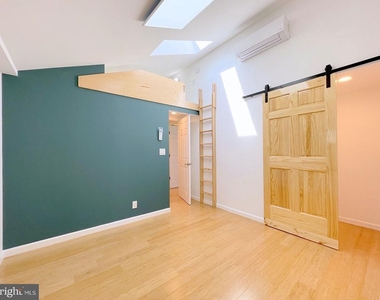 748 Catharine Street - Photo Thumbnail 6
