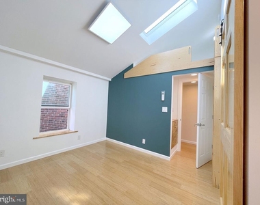 748 Catharine Street - Photo Thumbnail 5