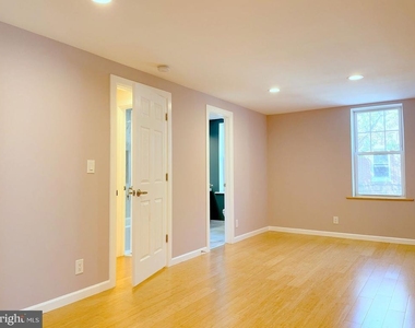 748 Catharine Street - Photo Thumbnail 2