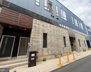 1748 N Hope Street - Photo Thumbnail 2
