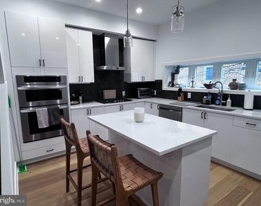 1748 N Hope Street - Photo Thumbnail 13