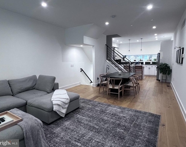1748 N Hope Street - Photo Thumbnail 11