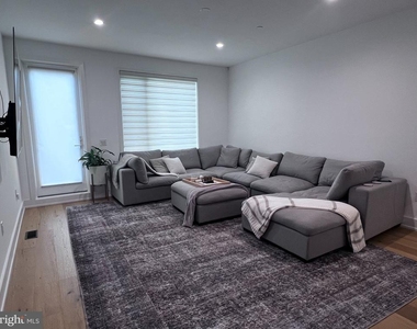 1748 N Hope Street - Photo Thumbnail 8