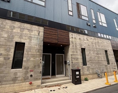 1748 N Hope Street - Photo Thumbnail 3