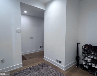1748 N Hope Street - Photo Thumbnail 5