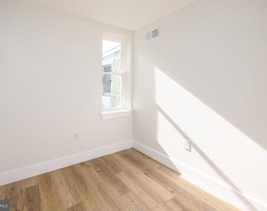 1810 Tasker Street - Photo Thumbnail 5