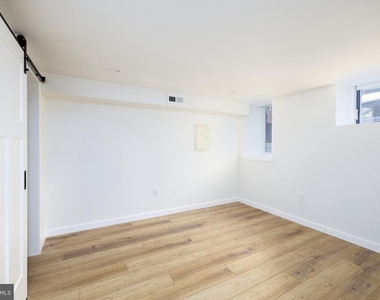 1810 Tasker Street - Photo Thumbnail 12