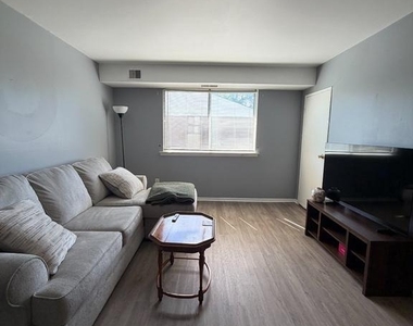 9921-00 Bustleton Avenue - Photo Thumbnail 2