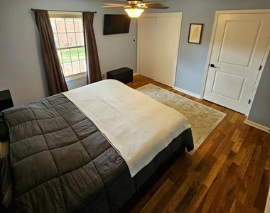 138 Nottoway Drive - Photo Thumbnail 6