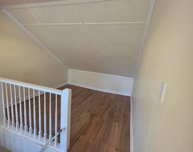 1137 Buttonwood Street - Photo Thumbnail 17