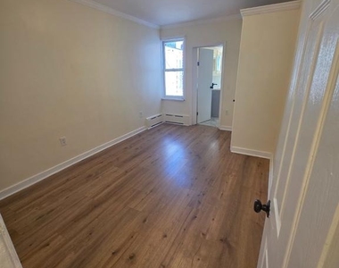 1137 Buttonwood Street - Photo Thumbnail 11
