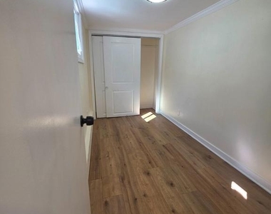 1137 Buttonwood Street - Photo Thumbnail 15