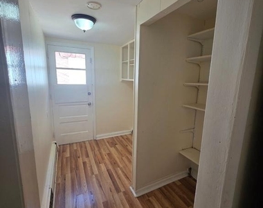 1137 Buttonwood Street - Photo Thumbnail 7