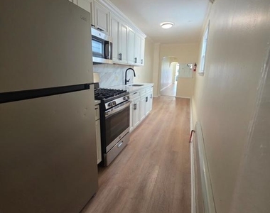 1137 Buttonwood Street - Photo Thumbnail 5
