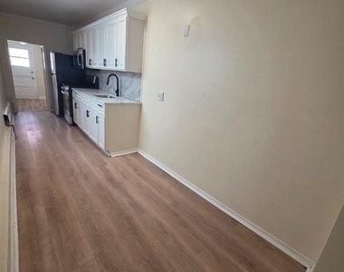 1137 Buttonwood Street - Photo Thumbnail 3