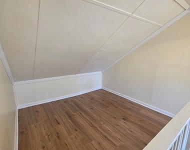1137 Buttonwood Street - Photo Thumbnail 19