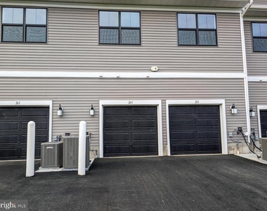 263 Aaron Truehart Way - Photo Thumbnail 18