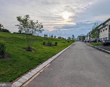 263 Aaron Truehart Way - Photo Thumbnail 19