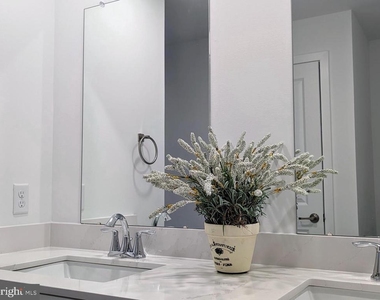 263 Aaron Truehart Way - Photo Thumbnail 12