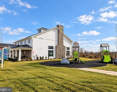 263 Aaron Truehart Way - Photo Thumbnail 31
