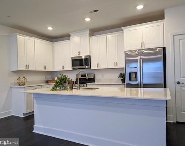 263 Aaron Truehart Way - Photo Thumbnail 2