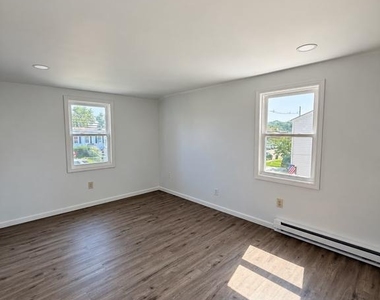 1018 W Browning Road - Photo Thumbnail 2