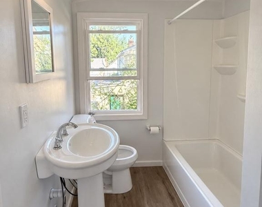 1018 W Browning Road - Photo Thumbnail 3