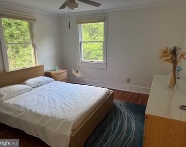 308 W Pages Lane - Photo Thumbnail 11