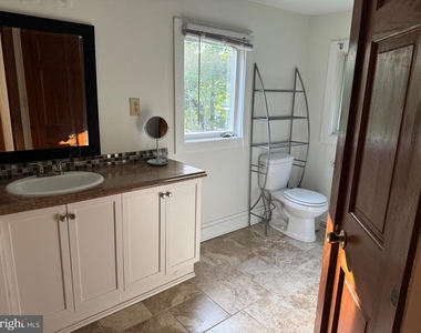 308 W Pages Lane - Photo Thumbnail 13