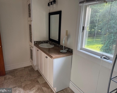 308 W Pages Lane - Photo Thumbnail 12