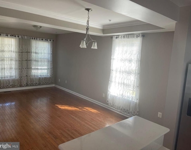 9012 Chestnut Avenue - Photo Thumbnail 6