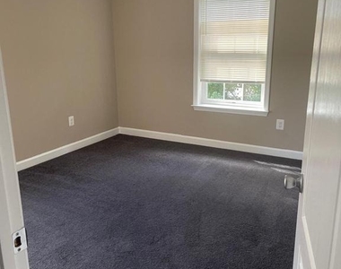9012 Chestnut Avenue - Photo Thumbnail 5