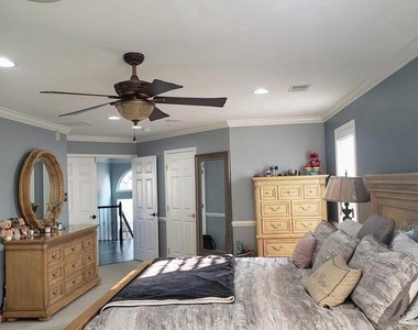 8005 Grayden Lane - Photo Thumbnail 12