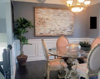 8005 Grayden Lane - Photo Thumbnail 5