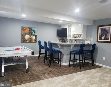 8005 Grayden Lane - Photo Thumbnail 20