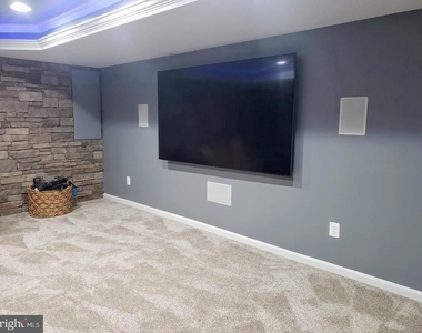 8005 Grayden Lane - Photo Thumbnail 23