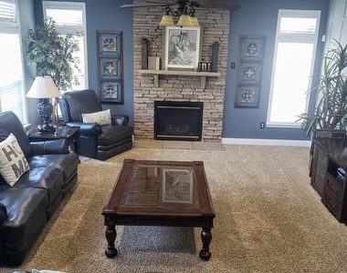 8005 Grayden Lane - Photo Thumbnail 7