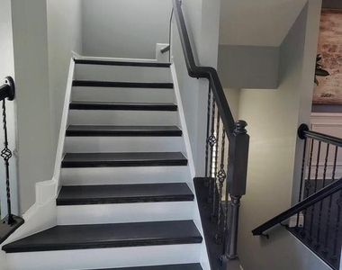 8005 Grayden Lane - Photo Thumbnail 9