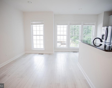 12910 Ethel Rose Way - Photo Thumbnail 4