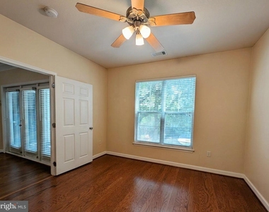 501 Hungerford Drive - Photo Thumbnail 10