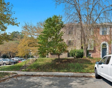 10738 Bridlerein Terrace - Photo Thumbnail 2