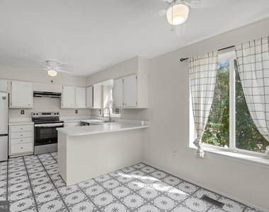 10738 Bridlerein Terrace - Photo Thumbnail 9