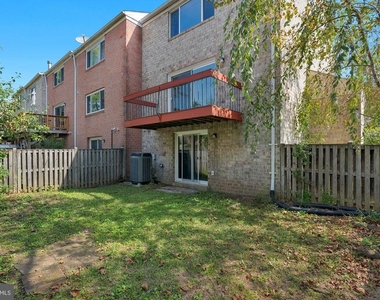 10738 Bridlerein Terrace - Photo Thumbnail 31