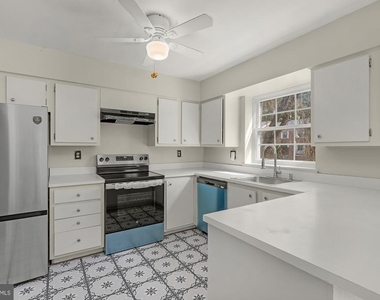 10738 Bridlerein Terrace - Photo Thumbnail 11