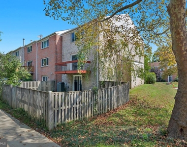 10738 Bridlerein Terrace - Photo Thumbnail 34
