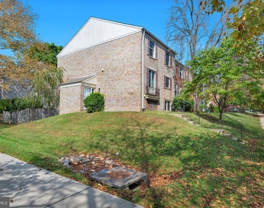 10738 Bridlerein Terrace - Photo Thumbnail 33