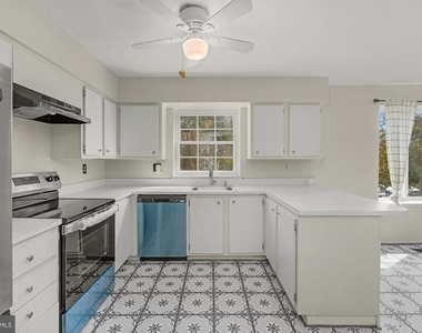 10738 Bridlerein Terrace - Photo Thumbnail 12