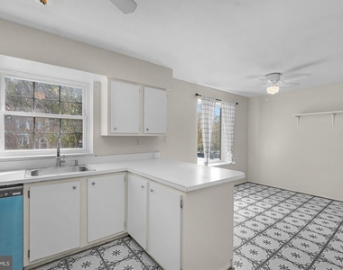 10738 Bridlerein Terrace - Photo Thumbnail 13